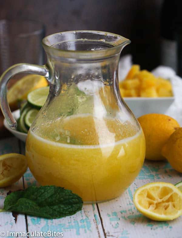 Amazing Pineapple Lemonade ready to refresh