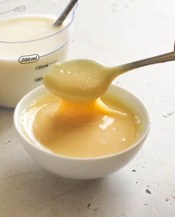 Homemade sweetened condensed milk